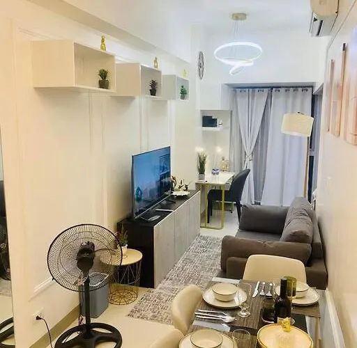 Uptown Parksuites Tower 2 شقة *