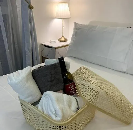 Uptown Parksuites Tower 2 * مانيلا
